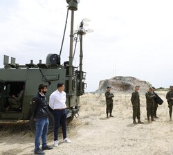 Su Majestad el Rey ante los sistemas antidrones y la dirección de tiro"SKYDOR"