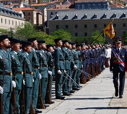 Su Majestad el Rey pasa revista a una Compañía de la Guardia Civil