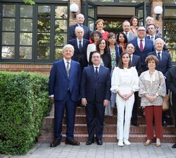 La Reina con los patronos de la Residencia de Estudiantes
