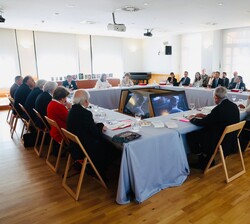 Desarrollo de la reunión del Patronato de la Residencia de Estudiantes