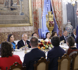 Brindis de Su Majestad el Rey en el almuerzo ofrecido con ocasión del X aniversario de Su Proclamación