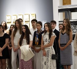 Sus Altezas Reales la Princesa de Asturias y la Infanta Doña Sofía  visitan la Galería de las Colecciones Reales