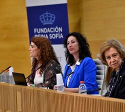 La reina Doña Sofía preside junto a la alcaldesa de Almería Maria del Mar Vazquez y  la consejera andaluza de Salud, Catalina García, el acto oficial 