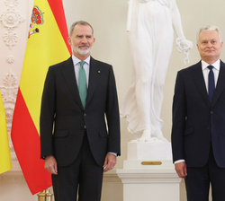 Su Majestad el Rey junto al Presidente de la República de Lituania, Gitanas Nauseda