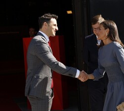 Su Majestad la Reina recibida por el vicepresidente de Contenidos para España, Portugal y Países Nórdicos de Netflix, Diego Ávalos