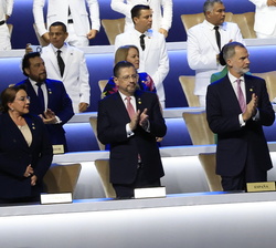 Su Majestad el Rey durante la Toma de Posesión del Presidente electo de la República de Panamá, José Raúl Mulino Quintero