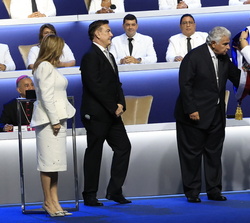 Momento de la imposición de la Banda Presidencial