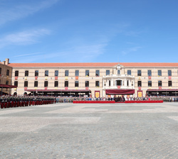 Vista general del acto durante la ceremonia de entrega los reales Despachos