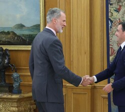 Su Majestad el Rey recibe el saludo del Lehendakari del Gobierno Vasco, Imanol Pradales Gil