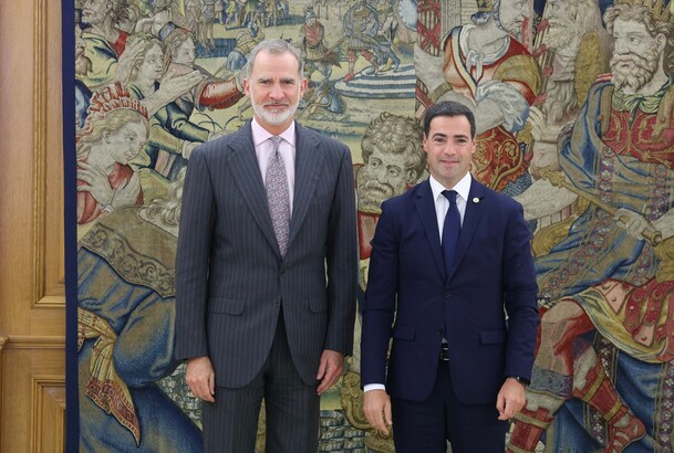Su Majestad el Rey con el Lehendakari del Gobierno Vasco, Imanol Pradales Gil