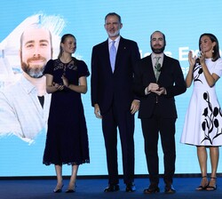 Entrega del galardon a Moisés Expósito