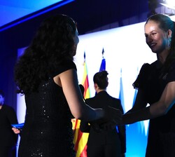 Su Alteza Real la Princesa de Asturias y de Girona entrega el Premio Internacional Creaempresa a Susana Arrechea