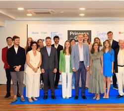 ​Sus Majestades los Reyes, acompañados de Sus Altezas Reales la Princesa de Asturias y de Girona y la Infanta Sofía junto a los miembros del Con
