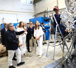 Sus Altezas Reales la Princesa de Asturias y la Infanta Doña Sofía visitan el Taller de Jaume Plensa