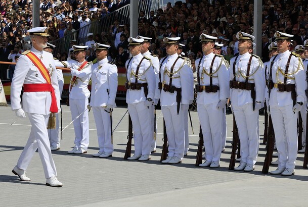 Su Majestad el Rey pasa revista a la Fuerza