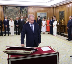 El nuevo vocal del Consejo General del Poder Judicial, Ángel Ramón Arozamena Laso, promete su cargo ante Su Majestad el Rey