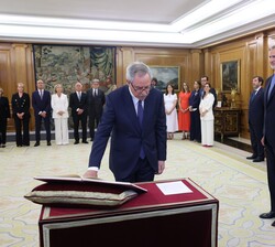 El nuevo vocal del Consejo General del Poder Judicial, Luis Martín Contreras, promete su cargo ante Don Felipe