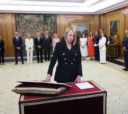 La nueva vocal del Consejo General del Poder Judicial, M.ª Pilar Jiménez Bados, jura su cargo ante Don Felipe