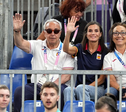 Su Majestad la Reina durante el partido de baloncesto femenino 3x3