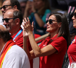 Doña Letizia aplaude uno de los puntos conseguidos por Carlos Alcaraz