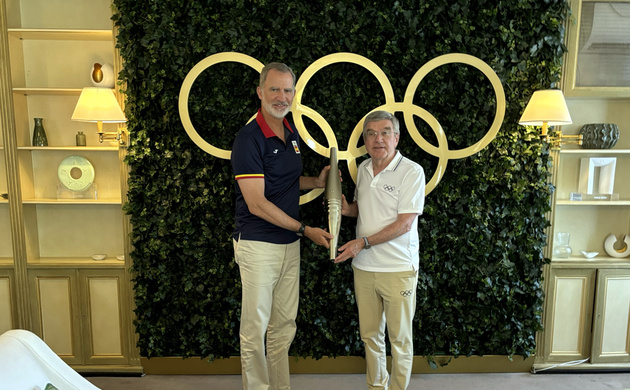 Su Majestad el Rey junto al presidente del Comité Olímpico Internacional, Thomas Bach