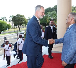 Don Felipe es recibido en el Palacio Nacional