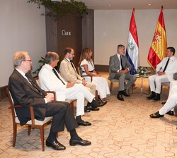 Encuentro bilateral español y paraguayo, encabezado por Su Majestad el Rey y por el presidente de la República del Paraguay, Santiago Peña