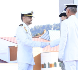Su Alteza Real la Princesa de Asturias recibe el saludo de su comandante de brigada instructor
