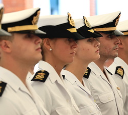 Su Alteza Real la Princesa de Asturias en formación en su primer día en la Escuela Naval Militar