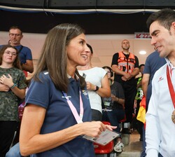 Doña Letizia felicitó al ciclista Alfonso Cabello Llamas, Medalla de Bronce en la prueba de Contrareloj Masculino 1000M
