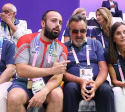 La Reina en la grada durante la competición de Boccia