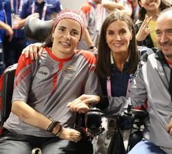 Doña Letizia junto a los componentes del equipo español de Boccia