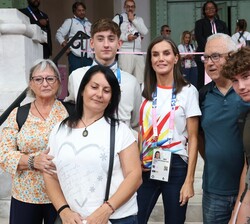 Doña Letizia y simpatizantes