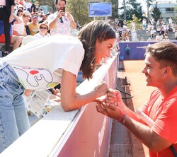 Felicitación de Doña Letizia al tenista Martín de la Puente Riobo tras su victoria