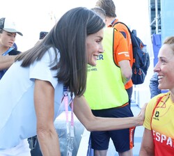 Doña Letizia con Eva María Moral Pedrero, cuarta clasificada en la final de Mujeres PTWC