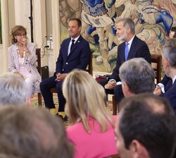 El Rey en la audiencia a una representación de la Cámara de Comercio Franco-Española