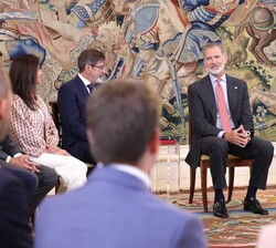 Don Felipe durante la audiencia a los miembros de la XXIII promoción del Cuerpo Superior de Interventores y Auditores del Estado