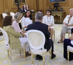 Un momento de la audiencia con los representantes de la Asociación Española de Esclerosis Lateral Amiotrófica – adELA