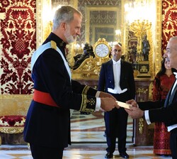 El Rey recibe las Cartas Credenciales del embajador del Estado de Palestina, Husni M. A. Abdelwahed