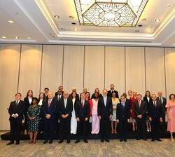 Su Majestad el Rey con los Ministros de Justicia de los Países Iberoamericanos y de Lengua Portuguesa