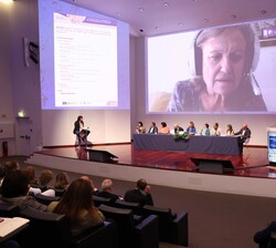 Vista general de la la mesa redonda "People living with AD and PD- The patient at the center of care and their engagement in research"