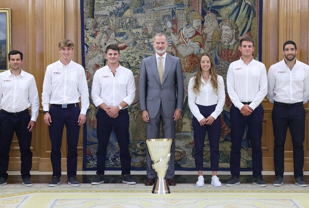 Su Majestad el Rey recibe en audiencia al equipo español de SailGP, campeones de la cuarta temporada de SailGP, celebrada en San Francisco, tras ganar