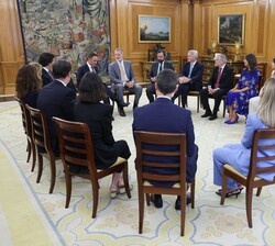 Su Majestad el Rey recibe en audiencia a la comisión ejecutiva corporativa de CBRE España, con motivo de su 50 aniversario en España