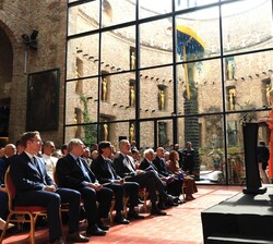El Rey preside el acto solemne conmemorativo del 50º aniversario de la inauguración del Museo Dalí