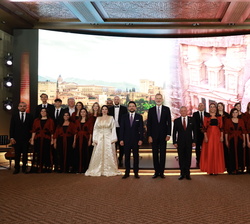 Fotografía de grupo de SS.MM. los Reyes Don Felipe y Abdalá, acompañados de SS.AA.RR. el Príncipe Heredero y el Príncipe Faisal bin Al Hussein y los e