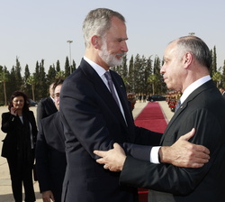 Su Majetad el Rey es despedido por Su Alteza Real el Príncipe Faisal bin Al Hussein
