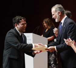 Su Majestad el Rey entrega el Premio Nacional de Poesía Joven “Miguel Hernández” 2022 a José Ismael Ramos