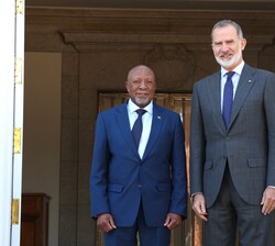El Rey y el Presidente de la República de Namibia, Sr. Nangolo Mbumba