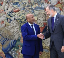 Saludo del Rey y el Presidente de la República de Namibia, Sr. Nangolo Mbumba