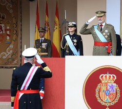 Su Majestad el Rey da su permiso para el inicio y desarrollo del de los actos
